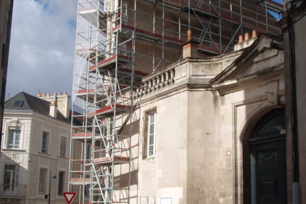 Echafaudages pour Restauration Façades et cheminées